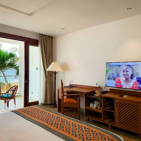 Travellers Beach Hotel & Spa-3