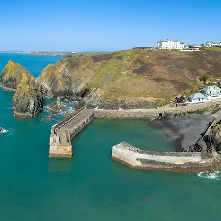 Mullion Cove Hotel & Spa-2