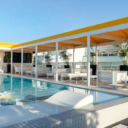 Leslie Hotel Ocean Drive-3
