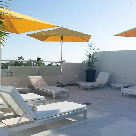 Leslie Hotel Ocean Drive-3