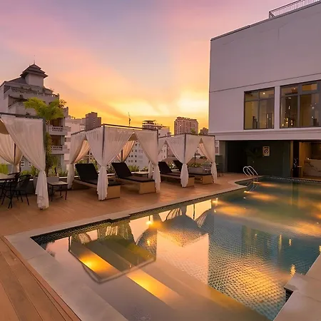 Clover Hotel Monivong-3