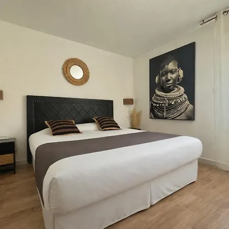 Logis Hotel Les Grenadines-2
