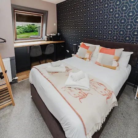 The Hebridean - Rooms & Apartments-2