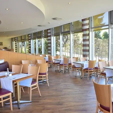 Ramada By Wyndham Dresden-2