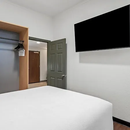 Spark By Hilton Portland Airport Maine Mall-2