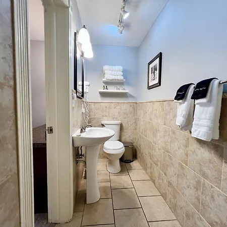 The Mount Vernon Inn-3