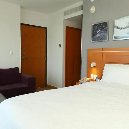 Hampton Inn & Suites By Hilton Paraiso-2