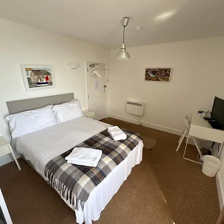 Cadgwith Cove Inn-2