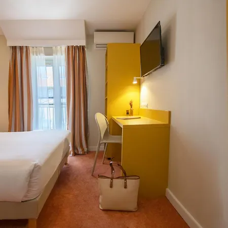 Hotel Du Midi-2