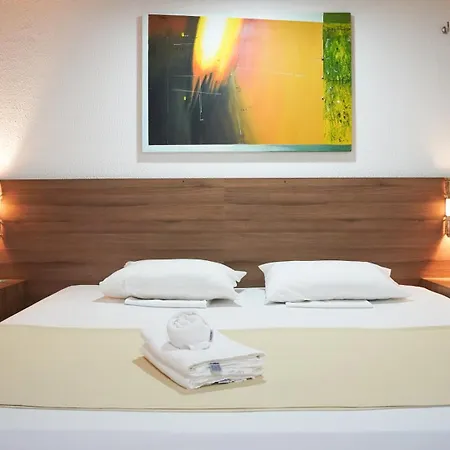Goldmen Coliseum Beach Hotel-2