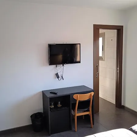 Hotel 170-2