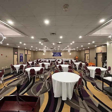 Ramada By Wyndham Trenton-2