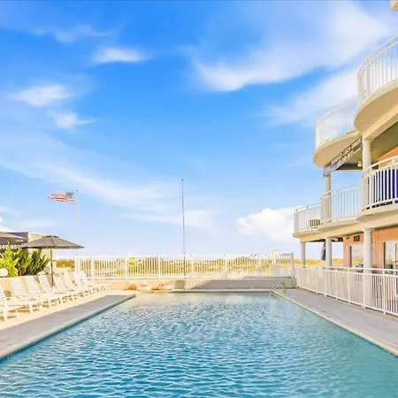Coliseum Ocean Resort-2