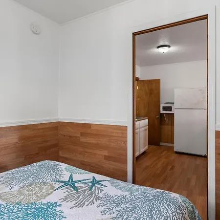 Oceanside Ocean Front Cabins-2