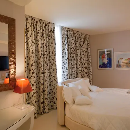 Base Hotel-3