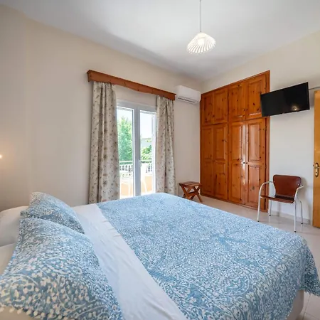Red Dragon Exclusive Accommodation-3