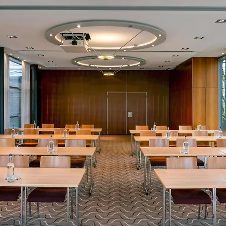Mövenpick Hotel Hamburg-3
