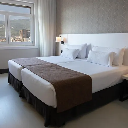 Hotel Ilunion Bilbao-3