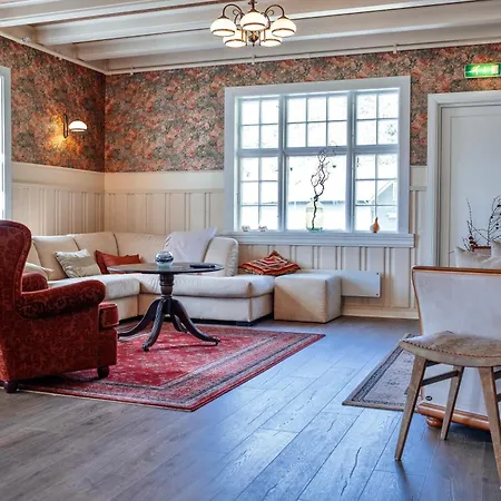 Valldal Fjord Lodge B&B-2