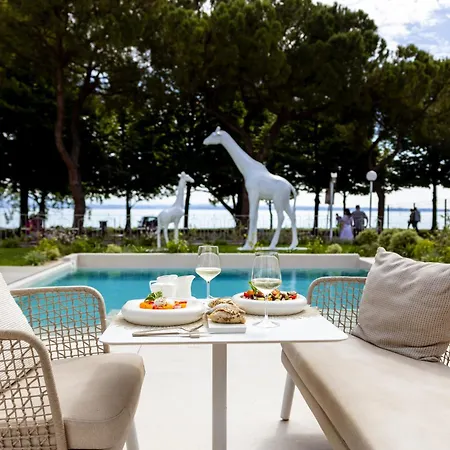 Hi Hotels Sirmione - Lakeview Pool-3