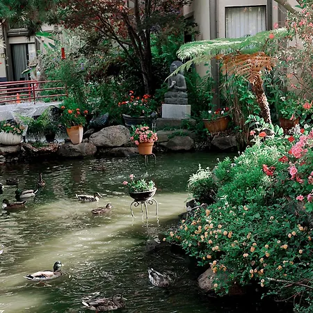 Dinah'S Garden Hotel-2