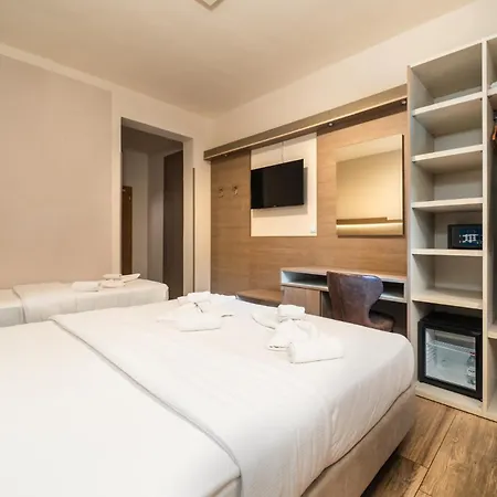 Hotel Aurora-3