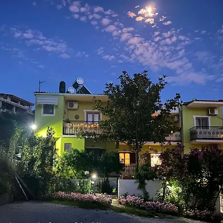Alexandra'S House-2
