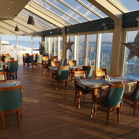 Watersedge Hotel-3