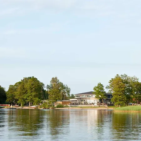 Ringsjoestrand Camping, Hotell Och Stugby-2