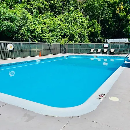 Comfort Inn & Suites Danbury-Bethel-2