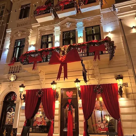 Belle Epoque Boutique (Adults Only)-3
