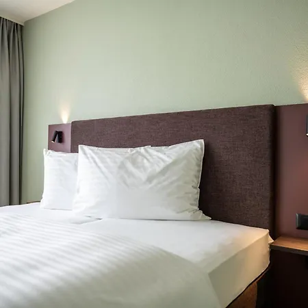 B-Smart Hotel Schoenenwerd-3