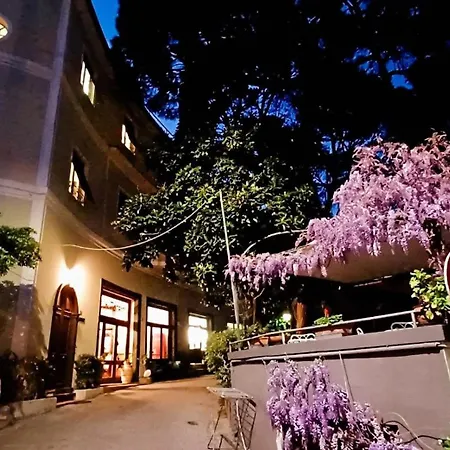 Hotel Pensione Moderna-3