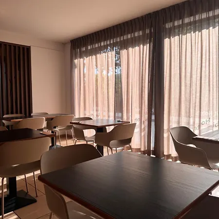 Hobbit Hotel Brussels Airport Zaventem-3
