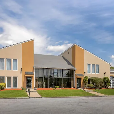 Best Western Plus, The Inn At Hampton-2
