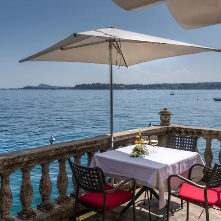 Hotel Villa Capri-3
