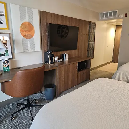 Holiday Inn Harrisburg I-81 Hershey Area By Ihg-3