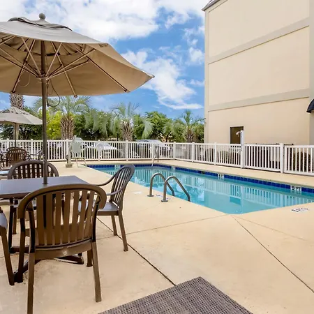 Comfort Suites At The University-2