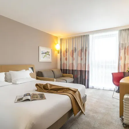Novotel Edinburgh Park-2