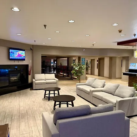 Ramada By Wyndham Glendale Heights/Lombard-2
