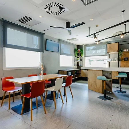 Ibis Barcelona Castelldefels-2