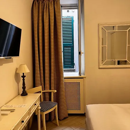 Hotel Marina Charming Rooms-3