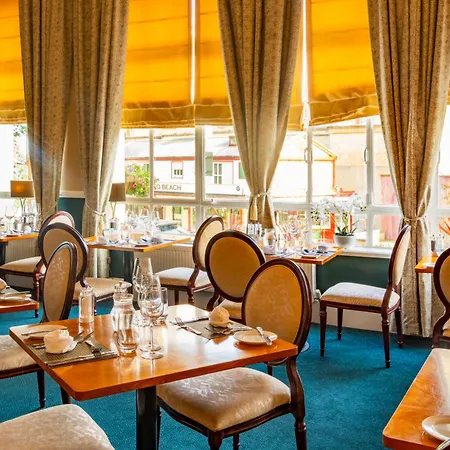 Royal Hotel-2