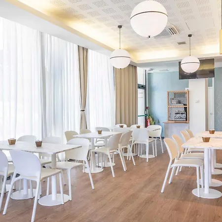 B&B Hotel Marseille Centre La Timone-3