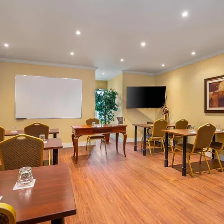Hotel Brossard, An Ascend Collection Hotel-2