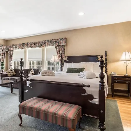 Traditions Hotel & Spa Johnson City - Binghamton, An Ascend Collection Hotel-3