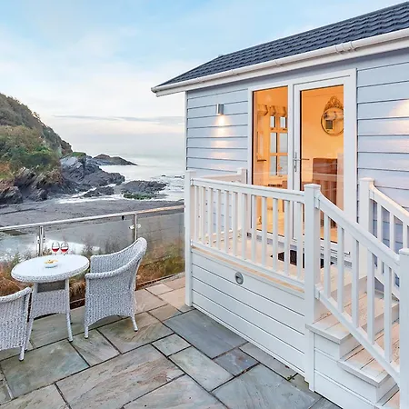 Beach Cove Coastal Retreat-3