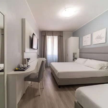 Hotel University-2