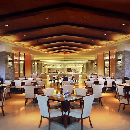 Pullman Oceanview Sanya Bay Resort & Spa-2