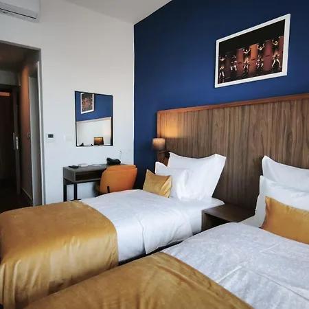 Hotel Sustipan-2